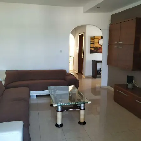 بيت شباب Riveldel Is-Swieqi